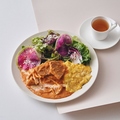 料理メニュー写真&nbsp;とろとろ豚ときのこ、れん根のトマトジンジャーオムレツライス