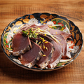 料理メニュー写真&nbsp;生鰹の藁焼き～岩塩で～