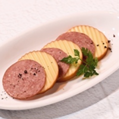 サラミとスモークチーズ