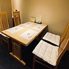 2名様から4名様のテーブル席有り