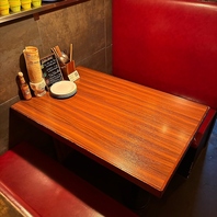 オレンジの優しい灯りが包み込む空間