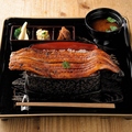 料理メニュー写真&nbsp;松　うな重　はみ出す一本うな重