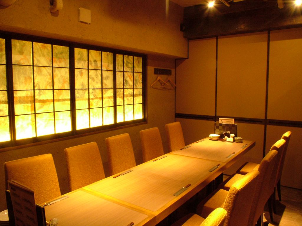 完全個室も完備！幕張本郷では珍しい、ちょっとした接待にも重宝される嬉しい設備です！