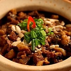 甘辛い煮豚と高菜の土鍋焼きごはん