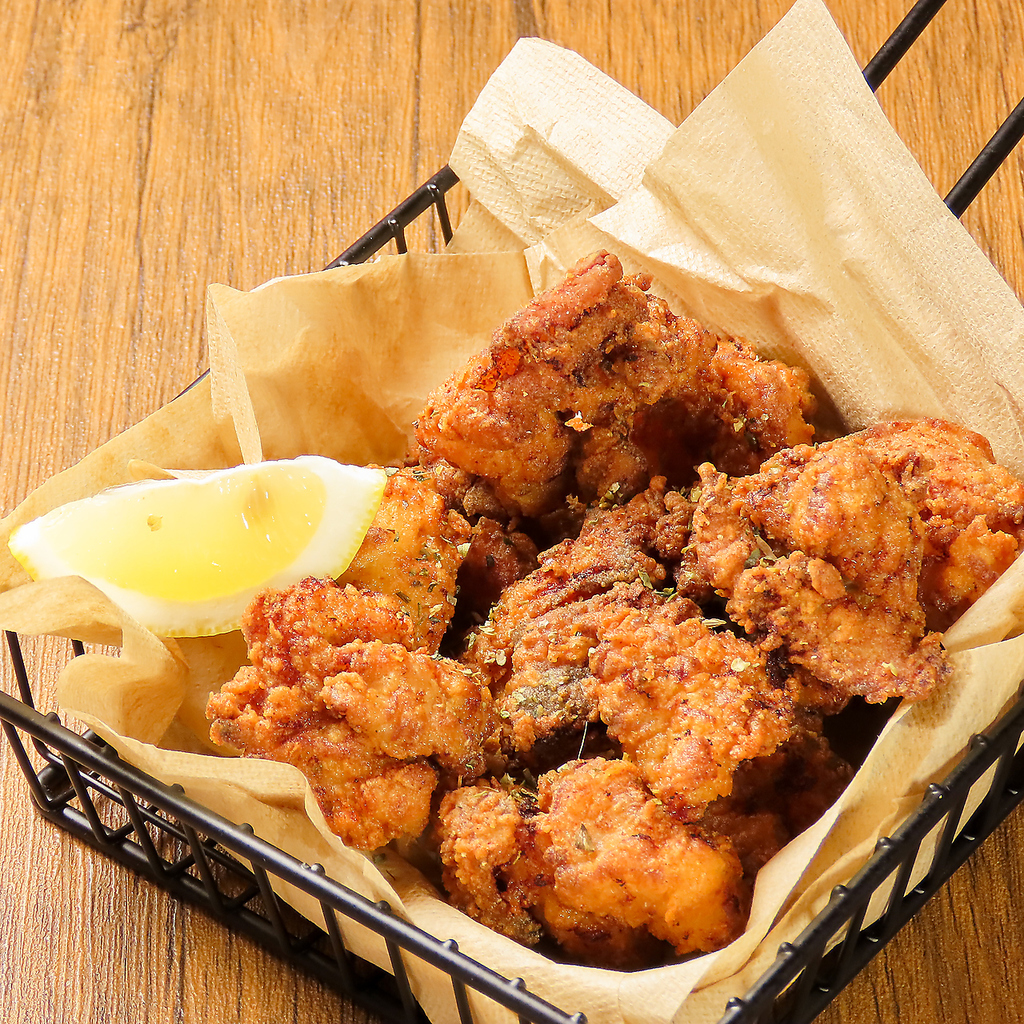 ケイジャンスパイスからあげ♪ビール＆ブレンドスパイスに付け込んだfree.la自慢の一品