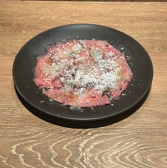 スペイン産牛タンカルパッチョ しゃきしゃき玉ネギのレモンヴィネグレット