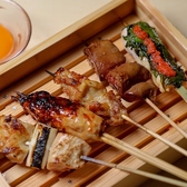 【心地よい空間で焼鳥を楽しむ】心地よい京町家の雰囲気の中で、備長炭の香りを楽しみながらお食事をお楽しみいただけます。美味しい焼鳥と共に、リラックスした心地よい時間をお過ごしください。