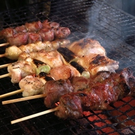 鮮度抜群の鶏肉使用！炭で香ばしく焼き上げる極上焼き鳥