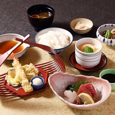 和彩旬彩 うおまん 尼崎キューズモール店のおすすめランチ1