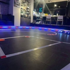 5階ラジコンサーキット+ライブスペースのカウンター席