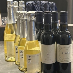 こだわりのワインもご用意しております。