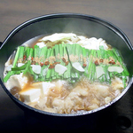 名物の博多もつ鍋は希少な国産牛小腸を使用！お味は味噌・醤油・塩麹の3種類★1408円（税込）～