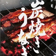 皮面はパリッと身はフワッと備長炭で焼く絶品うなぎ！