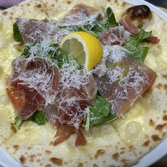 生ハムとルッコラ