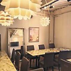 【40名様までの貸切承り中♪】2階を貸し切って、最大40名様の貸切を承っております。お人数に合わせて半貸切もOK！定休日の日曜にご宴会をご希望される場合は、直接お電話にてお問い合わせください。（10名様以上のご予約に限ります）