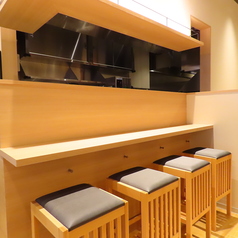 カウンター席は6席ございます。お一人様の利用も◎ランチ・ディナー共にお気軽にご来店下さいませ。