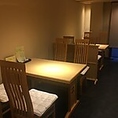 テーブル2席を着けて8名様迄貸切にも可能。