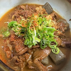 牛すじ肉と蒟蒻の味噌煮込み