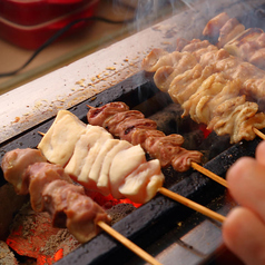 自慢の炭火焼き鳥はアラカルトでもコースでも♪