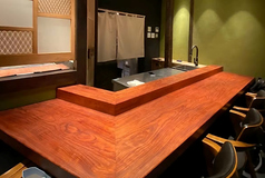 お席は2時間制となります。一斉スタートですので、時間厳守で宜しくお願い致します。ご予約のお時間30分を過ぎてご連絡が取れない場合は、やむを得ずキャンセル扱いとさせていただく場合がございます。遅れる場合は必ずご連絡下さい。お席のご指定につきましては、ご要望に添えない場合もございます。