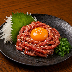 『贅沢』霜降りユッケ