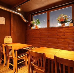 16名様～20名様での貸切も承っております。お気軽にお電話でご相談ください。貸切利用の際は飲み放題コースのご注文が必須となりますのでご了承ください。