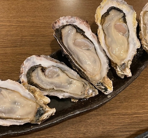 岡山のおかんが作るお手製の瀬戸内家庭料理にこだわりの日本酒を合わせて召し上がれ