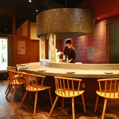 カウンター席を6席ご用意しております。