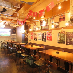 4名様でお座りいただけるテーブル席を5卓完備