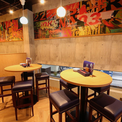 テーブル席は、円卓もご用意しております！女子会や飲み会、デートなどにも最適！