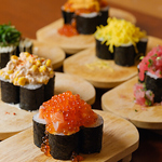 沖縄料理を中心に多彩なメニューをご提供☆中でも、溢れんばかりの海鮮が魅力のあて巻きがおすすめ！