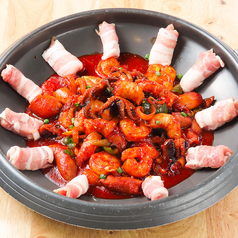 旨辛チュクミとサムギョプサル、贅沢な味わいの出会い！