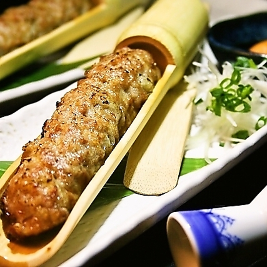 絶対に食べる逸品【鴨つくね 青竹焼き】隠し味はフォアグラです。