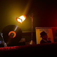 個室ではカラオケDAM、各種ゲーム、レコードなどをお楽しみいただけます。