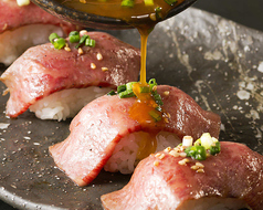 牛炙り握り(2貫)