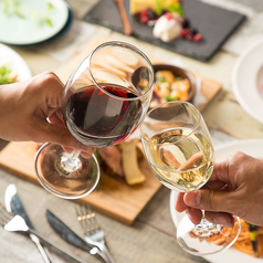 世界各国のワイン・スパークリングワインがございます！