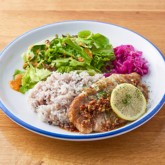 三元豚とフレッシュ野菜のプレート　ジンジャーソース