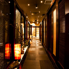 店貸切のご予約は最大100名様までOK!団体様での会社宴会・歓迎会・送別会・同窓会に最適です!お席・ご予算・ご人数もお気軽にご相談ください!