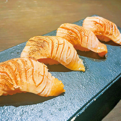 炙りサーモン 握り寿司（4貫）