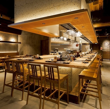 TORA鶏YA難波千日前店の雰囲気1