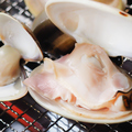 料理メニュー写真 桑名産の蛤の浜焼き(2個）