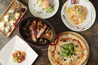 各種宴会や飲み会にも最適♪看板メニューが揃うコース！