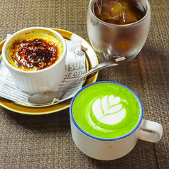 スプーンで味わう贅沢なデザート【クリームブリュレ】650円(税込)の写真