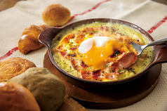 とろけるたまごとベーコンのカルボナーラ風ドリア