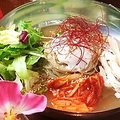料理メニュー写真 韓国サラダ冷麺