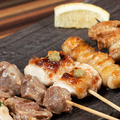 料理メニュー写真&nbsp;おまかせ串焼5本（炭火焼鳥、肉巻き串入り）