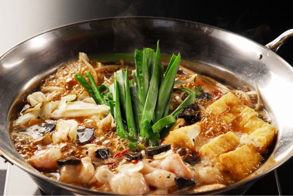 【もつ鍋】カップルと、仕事仲間と・・・新鮮な道内産生ホルモンを使用した定番[もつ鍋]