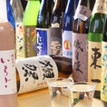 定番人気のお酒の他、全国から選りすぐりの日本酒や焼酎を仕入れております！