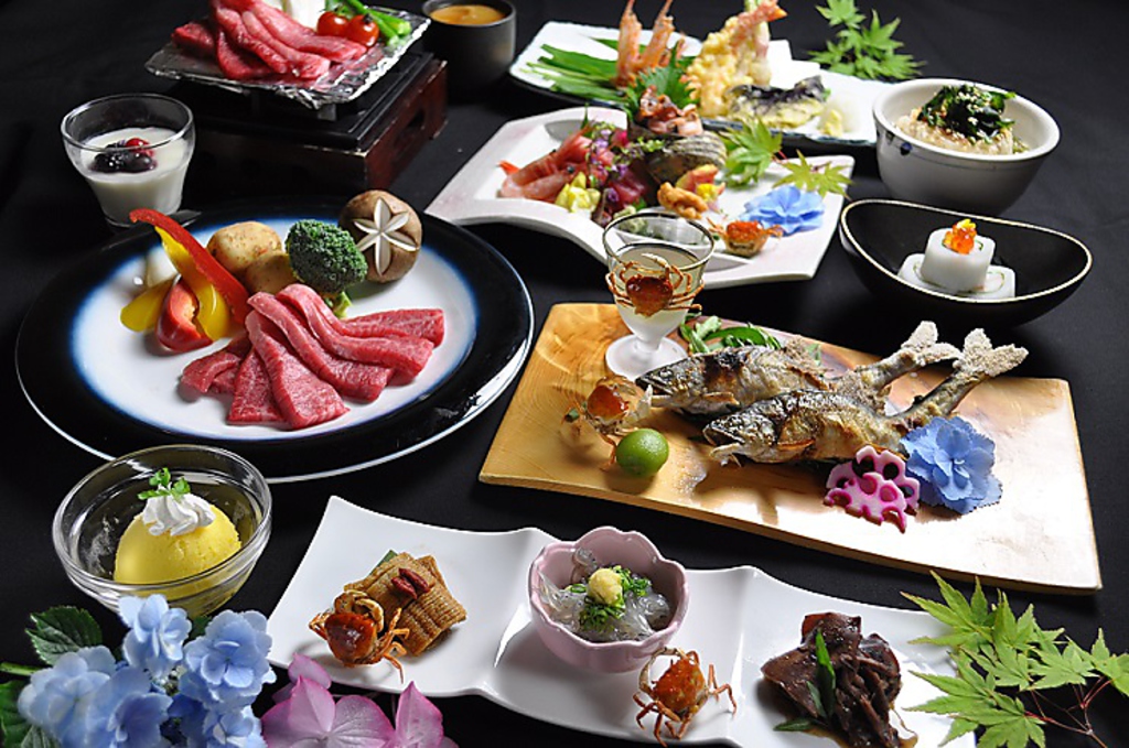 コース料理は4000円(税込)～、ご予算に合ったお料理をお出しします。