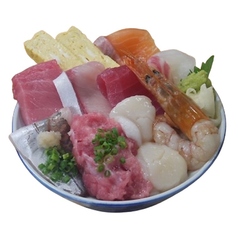 【ランチ・ディナーにも◎】具材が豪華で見た目も華やか！「やまと10種丼」　1980円(税込)の写真